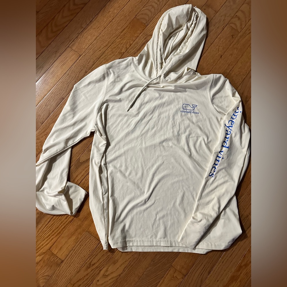 Vineyard Vines Cream Hoodie with Blue Accents